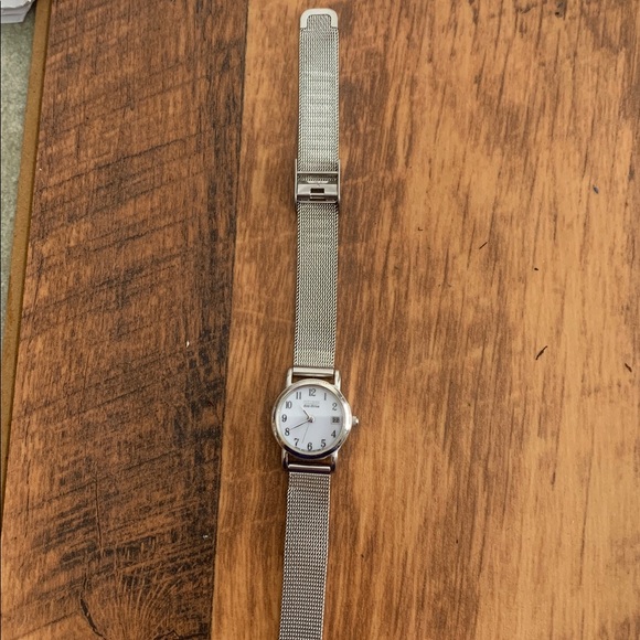 Citizen Eco-Drive silver -Tone Stainless Steel Watch White Dial Works